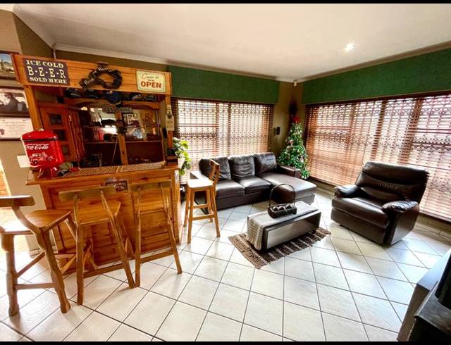 2 BEDROOM TOWNHOUSE FOR SALE IN NOORDHEUWEL
